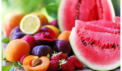 Καλοκαίρι: Φρούτα εποχής και η διατροφική τους αξία