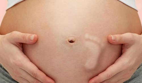 Εγκυμοσύνη: Οι πρώτες κλωτσιές!
