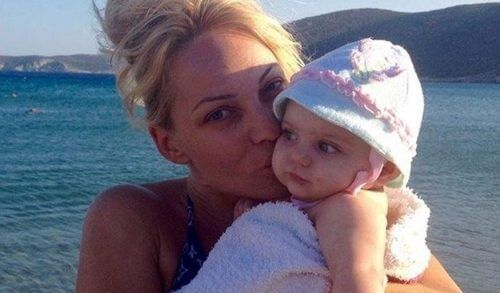 Γνωστή ηθοποιός περιγράφει την δυσάρεστη εμπειρία της όταν μετέφερε το παιδί της στο νοσοκομείο με σπασμούς