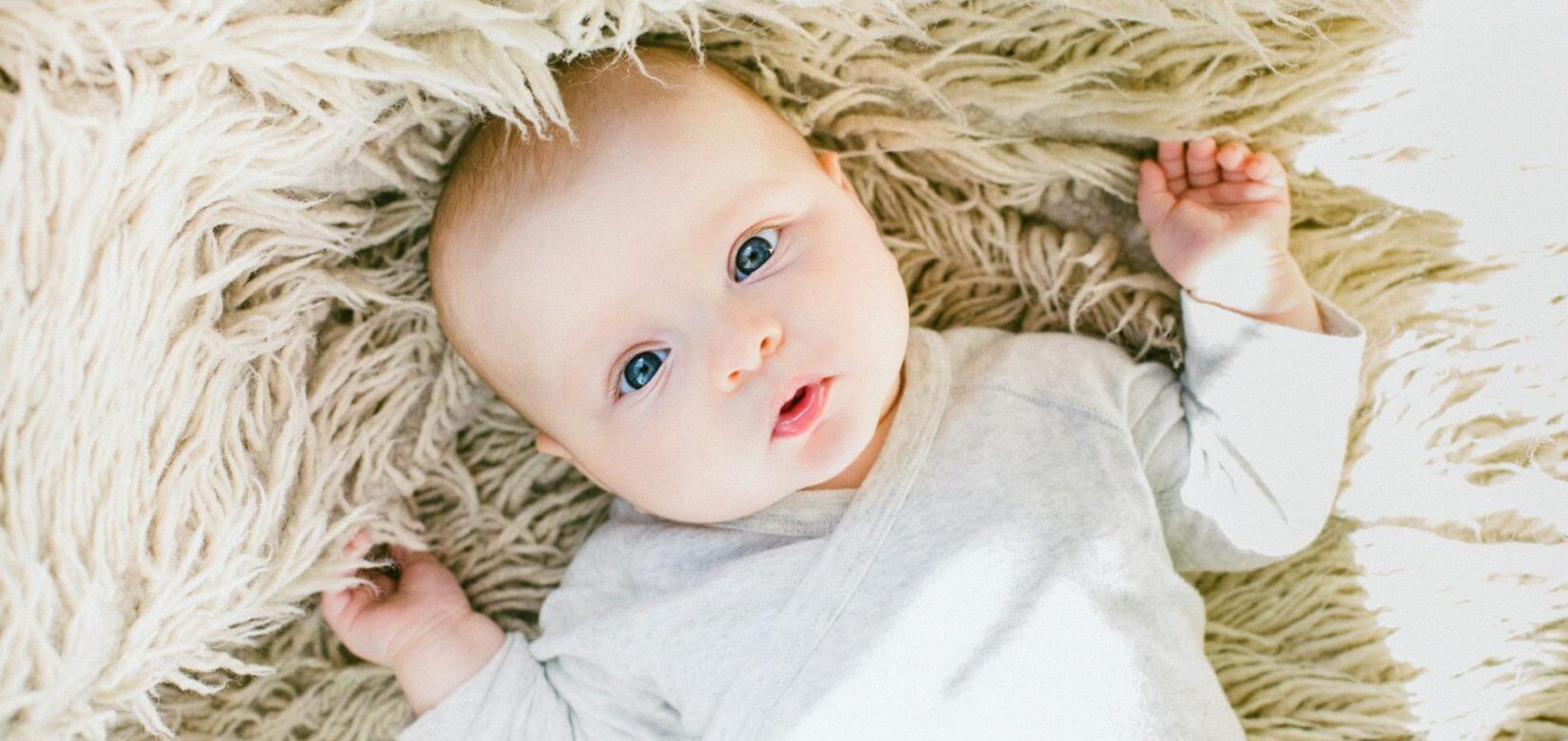 Απίστευτο: Ένα μωράκι μόλις 8 εβδομάδων λέει "σ' αγαπώ"! (video)