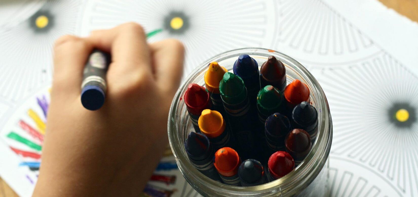 H παιδοψυχολόγος Τζίνα Θανοπούλου μας αποκαλύπτει τι συμβολίζει η επιλογή χρώματος για ένα παιδί!