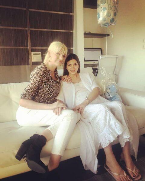 &Sigma;&tau;&alpha;&mu;&alpha;&tau;ί&nu;&alpha; &Tau;&sigma;&iota;&mu;&tau;&sigma;&iota;&lambda;ή: &Omicron;&iota; &pi;&rho;ώ&tau;&epsilon;&sigmaf; &phi;&omega;&tau;&omicron;&gamma;&rho;&alpha;&phi;ί&epsilon;&sigmaf; &alpha;&pi;ό &tau;&omicron; &mu;&alpha;&iota;&epsilon;&upsilon;&tau;ή&rho;&iota;&omicron; &kappa;&alpha;&iota; &omicron;&iota; &delta;&eta;&lambda;ώ&sigma;&epsilon;&iota;&sigmaf; &tau;&eta;&sigmaf;!