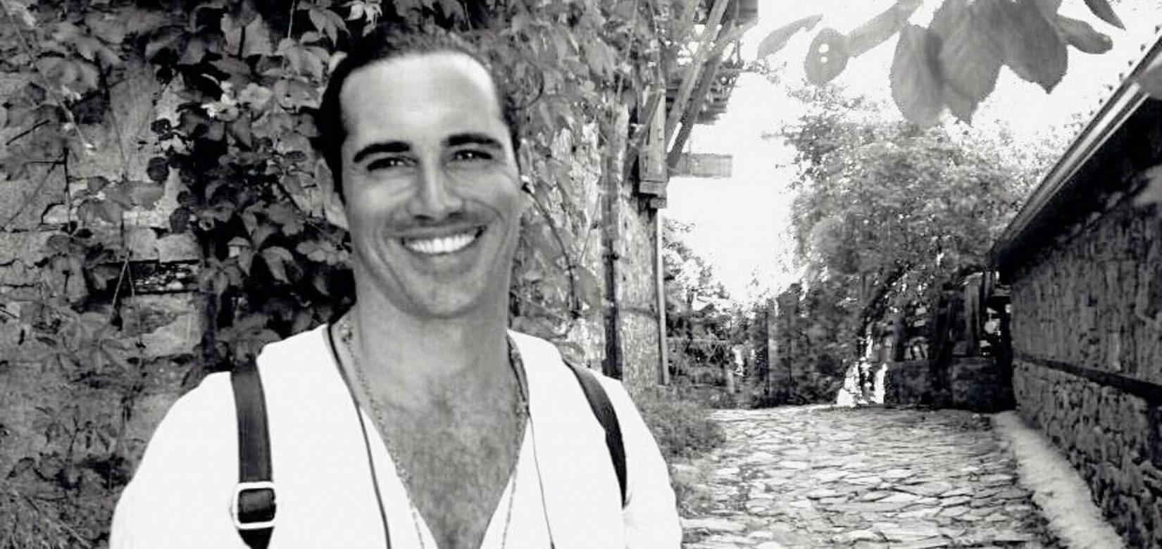 Άνθιμος Ανανιάδης: κρατάει για πρώτη φορά τον γιο του στην αγκαλιά του! (φωτο)