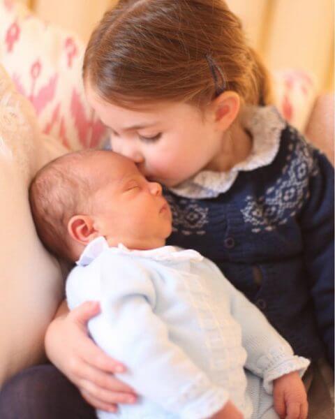 &Omicron;&iota; &pi;&rho;ώ&tau;&epsilon;&sigmaf; &phi;&omega;&tau;&omicron;&gamma;&rho;&alpha;&phi;ί&epsilon;&sigmaf; &tau;&omicron;&upsilon; &nu;&epsilon;&omicron;&gamma;έ&nu;&nu;&eta;&tau;&omicron;&upsilon; &Pi;&rho;ί&gamma;&kappa;&iota;&pi;&alpha; Louis!