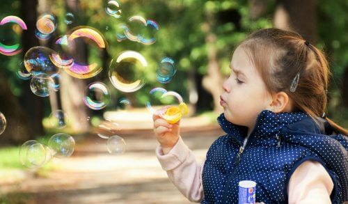 Μάιος: 8 χαρακτηριστικά των παιδιών που γεννιούνται αυτόν τον μήνα