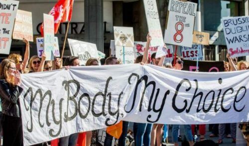 Δημοψήφισμα Ιρλανδίας: Η μεγάλη κατάκτηση των γυναικών, υπέρ της άμβλωσης το 66% του λαού!