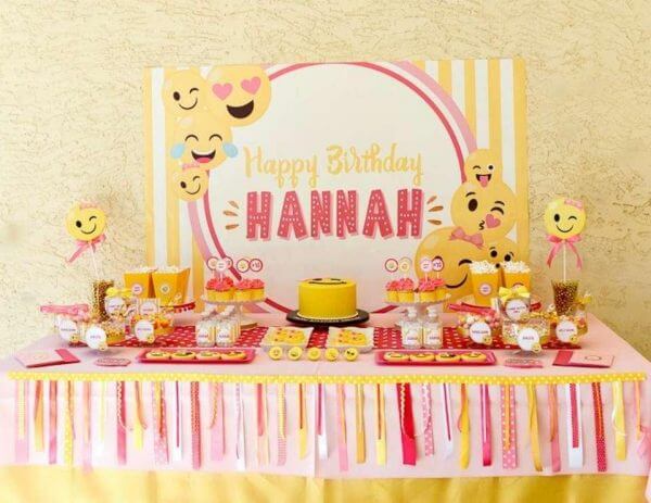 Emoji:  &Sigma;&kappa;&epsilon;&phi;&tau;ή&kappa;&alpha;&tau;&epsilon; &pi;&omicron;&tau;έ &pi;ώ&sigmaf; &theta;&alpha; &mu;&pi;&omicron;&rho;&omicron;ύ&sigma;&epsilon; &nu;&alpha; &epsilon;ί&nu;&alpha;&iota; έ&nu;&alpha; &pi;&alpha;&iota;&delta;&iota;&kappa;ό &pi;ά&rho;&tau;&iota; &mu;&epsilon; &alpha;&upsilon;&tau;έ&sigmaf; &tau;&iota;&sigmaf; &phi;&alpha;&tau;&sigma;&omicron;ύ&lambda;&epsilon;&sigmaf;; (&phi;&omega;&tau;&omicron;)