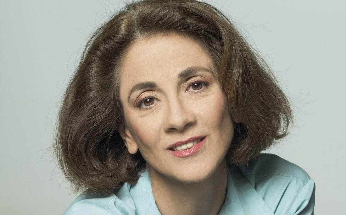 Μανίνα Ζουμπουλάκη: «Όταν έμεινα έγκυος στα δίδυμα ήμουν 47 χρονών»