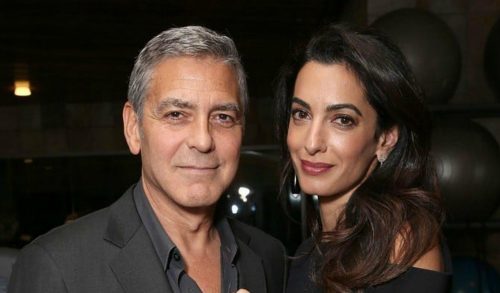 George & Amal Clooney: &Gamma;&iota;&alpha; &pi;&rho;ώ&tau;&eta; &phi;&omicron;&rho;ά &mu;&alpha;&zeta;ί &mu;&epsilon; &tau;&alpha; &delta;ί&delta;&upsilon;&mu;&alpha; &pi;&alpha;&iota;&delta;&iota;ά &tau;&omicron;&upsilon;&sigmaf;! (&phi;&omega;&tau;&omicron;)
