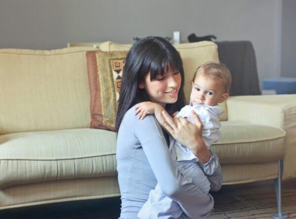 Γιατί τα παιδιά αντιδρούν όταν δουλεύετε στο σπίτι και τι πρέπει να κάνετε;