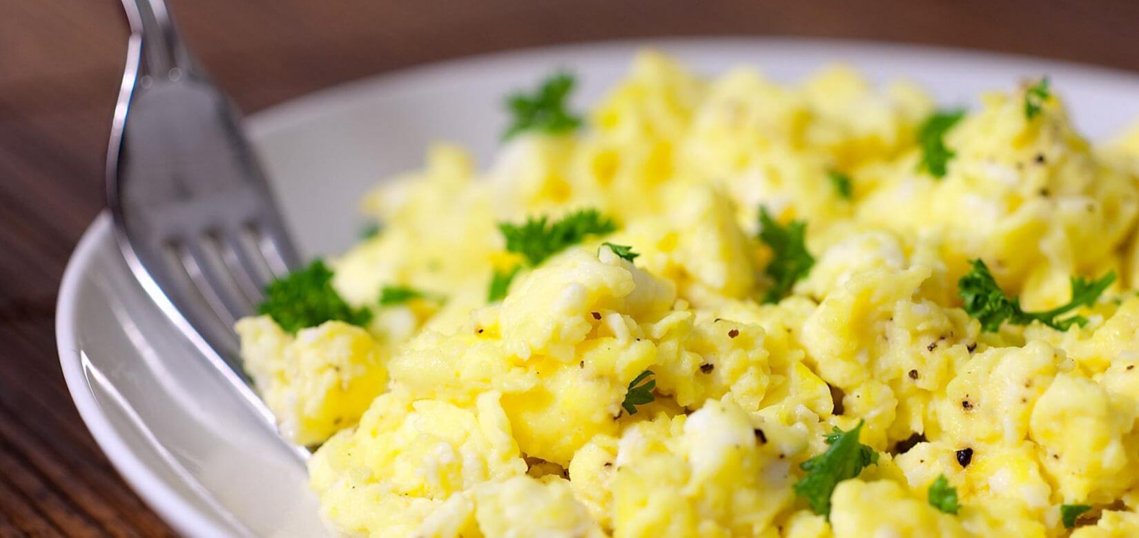 Πώς θα φτιάξετε τα τέλεια scrambled eggs, για ένα τέλειο και υγιεινό οικογενειακό πρωινό!