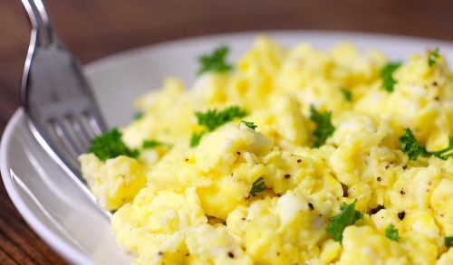 Πώς θα φτιάξετε τα τέλεια scrambled eggs, για ένα τέλειο και υγιεινό οικογενειακό πρωινό!