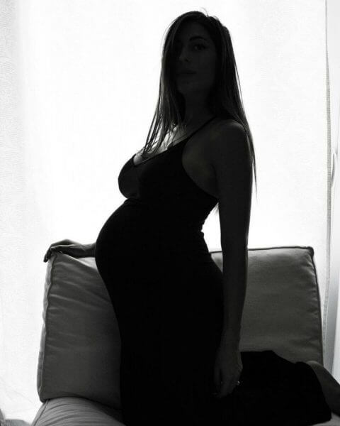 Φλορίντα Πετρουτσέλι: Έγινε μανούλα! (φωτο)