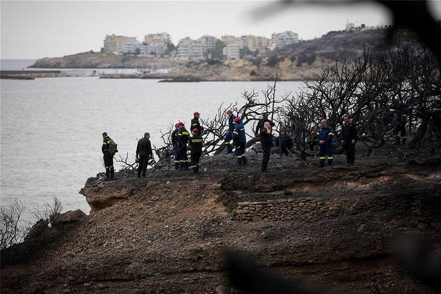 Πυρκαγιές στην Αττική: Η μεγάλη τραγωδία σε 10 +1 συγκλονιστικά στιγμιότυπα