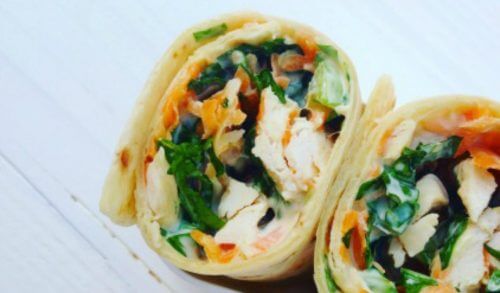 Tortilla wrap &mu;&epsilon; &sigma;&alpha;&lambda;ά&tau;&alpha; &kappa;&omicron;&tau;ό&pi;&omicron;&upsilon;&lambda;&omicron;&upsilon;: Έ&nu;&alpha; &lambda;&alpha;&chi;&tau;&alpha;&rho;&iota;&sigma;&tau;ό snack  &gamma;&iota;&alpha; &mu;&iota;&kappa;&rho;&omicron;ύ&sigmaf; &kappa;&alpha;&iota; &mu;&epsilon;&gamma;ά&lambda;&omicron;&upsilon;&sigmaf;!