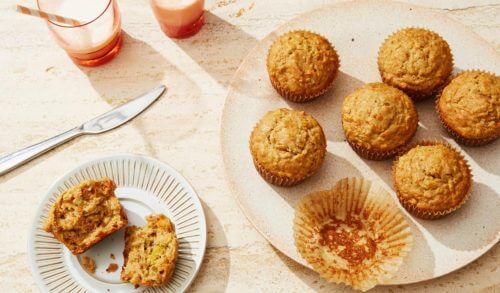 Έτσι θα φτιάξετε τα νοστιμότερα muffins με καρότο και μήλο!