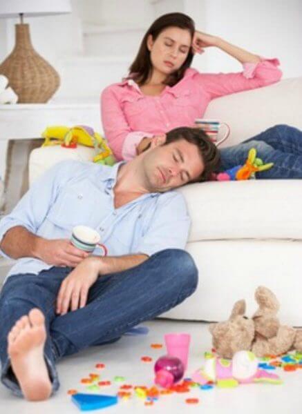 Έρευνα: Τελικά είναι πιο δύσκολο για τους γονείς να παραμένουν στο σπίτι με τα παιδιά ή να εργάζονται;