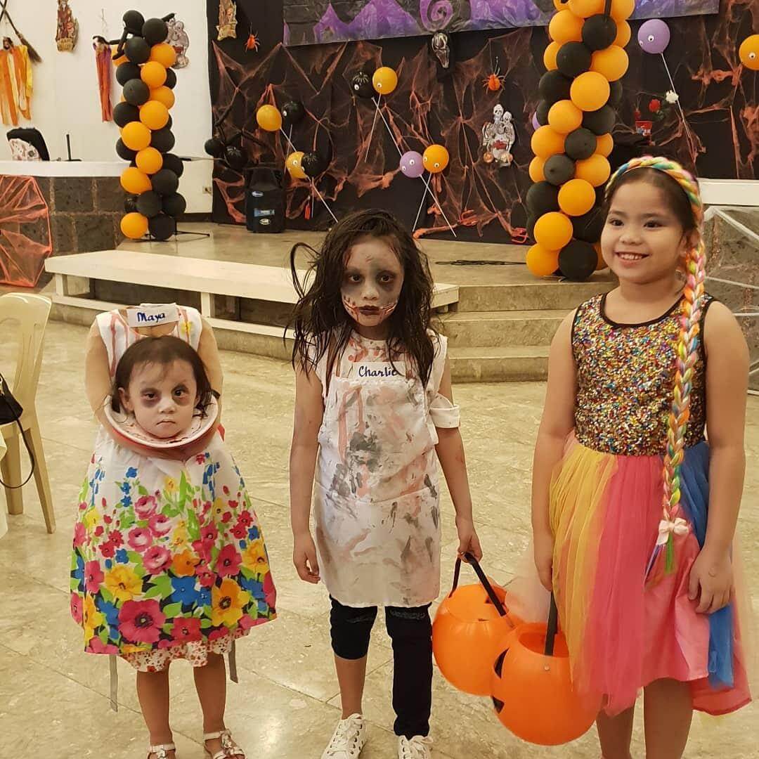 Ποιο είναι το κοριτσάκι που παίρνει βραβείο πιο τρομακτικής Halloween στολής;