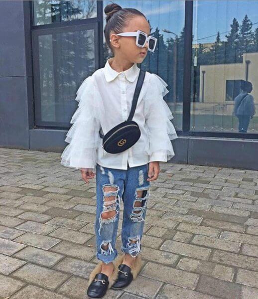 White is the new black: 4 &tau;&rho;ό&pi;&omicron;&iota; &nu;&alpha; &phi;&omicron;&rho;έ&sigma;&omicron;&upsilon;&nu; &tau;&alpha; &pi;&alpha;&iota;&delta;ά&kappa;&iota;&alpha; &sigma;&alpha;&sigmaf; &tau;&omicron; &lambda;&epsilon;&upsilon;&kappa;ό &chi;&rho;ώ&mu;&alpha; &tau;&omicron;&nu; &chi;&epsilon;&iota;&mu;ώ&nu;&alpha;