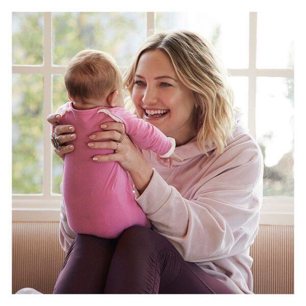 Kate Hudson: &Theta;&eta;&lambda;ά&zeta;&epsilon;&iota; &tau;&omicron; &mu;&omega;&rho;ό &tau;&eta;&sigmaf; &epsilon;&nu; ώ&rho;&alpha; &epsilon;&rho;&gamma;&alpha;&sigma;ί&alpha;&sigmaf; &kappa;&alpha;&iota; &gamma;ί&nu;&epsilon;&tau;&alpha;&iota; viral!