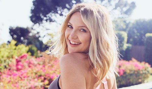 Kate Hudson: &Theta;&eta;&lambda;ά&zeta;&epsilon;&iota; &tau;&omicron; &mu;&omega;&rho;ό &tau;&eta;&sigmaf; &epsilon;&nu; ώ&rho;&alpha; &epsilon;&rho;&gamma;&alpha;&sigma;ί&alpha;&sigmaf; &kappa;&alpha;&iota; &gamma;ί&nu;&epsilon;&tau;&alpha;&iota; viral!