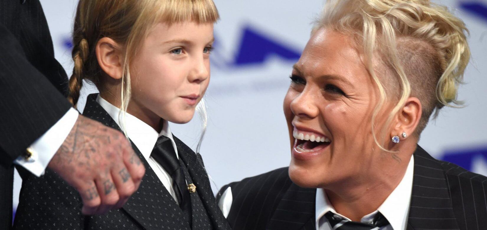 Pink: Μπορεί αν μην πήρε βραβείο Grammy, αλλά τα παιδιά της, της πρόσφεραν ένα από αλουμινόχαρτο!