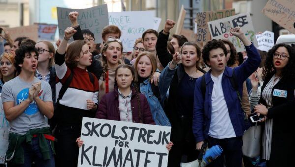 Greta Thunberg: &Pi;&omicron;&iota;&alpha; &epsilon;ί&nu;&alpha;&iota; &eta; 16&chi;&rho;&omicron;&nu;&eta; &pi;&omicron;&upsilon; &delta;&iota;&epsilon;&kappa;&delta;&iota;&kappa;&epsilon;ί &tau;&omicron; &phi;&epsilon;&tau;&iota;&nu;ό &Nu;ό&mu;&pi;&epsilon;&lambda; &Epsilon;&iota;&rho;ή&nu;&eta;&sigmaf; (&phi;&omega;&tau;&omicron; & video)