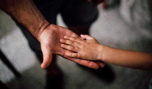 ΗΠΑ: Πρώην επίσκοπος παραδέχεται ότι συγκάλυπτε σεξουαλικές κακοποιήσεις παιδιών από ιερείς