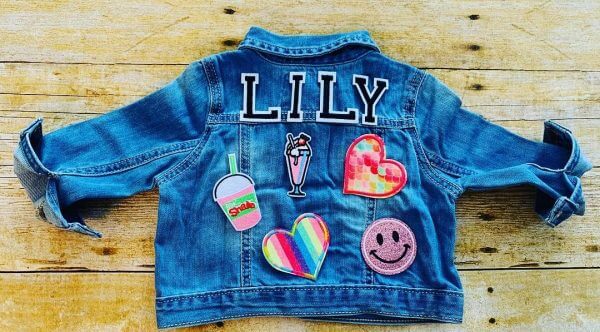 10+1 denim jackets για μοναδικές ανοιξιάτικες εμφανίσεις