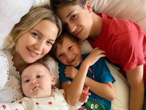 Kate Hudson: &Mu;&epsilon; &mu;&iota;&alpha; &sigma;&upsilon;&gamma;&kappa;&iota;&nu;&eta;&tau;&iota;&kappa;ή &phi;&omega;&tau;&omicron;&gamma;&rho;&alpha;&phi;ί&alpha; &sigma;&tau;&omicron; Instagram &gamma;&iota;ό&rho;&tau;&alpha;&sigma;&epsilon; &tau;&alpha; &gamma;&epsilon;&nu;έ&theta;&lambda;&iota;ά &tau;&eta;&sigmaf;!