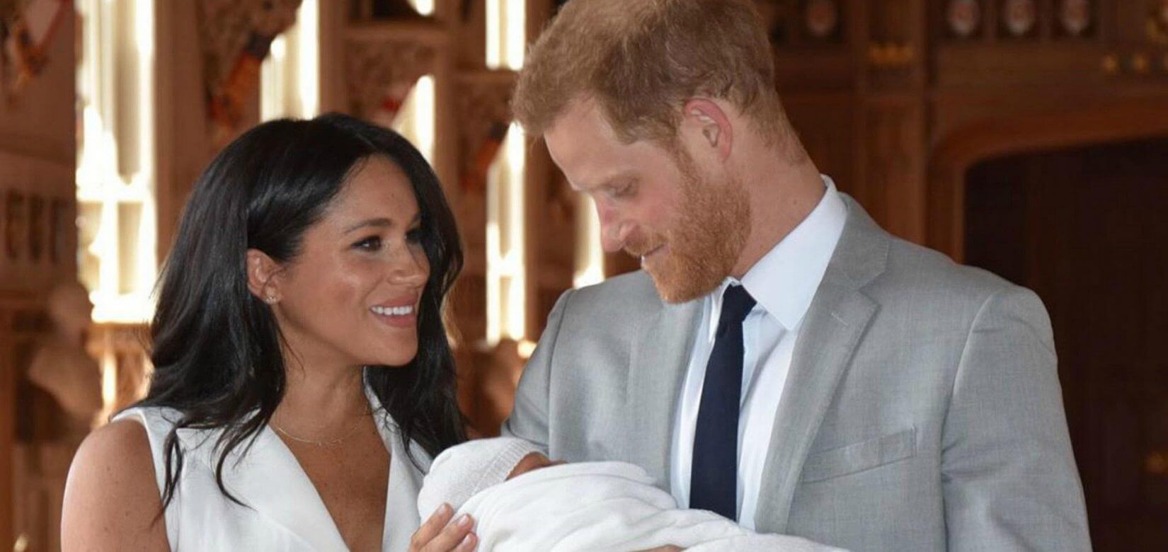 Harry - Μeghan: Ο Archie έγινε 2 ετών - Ο Κάρολος ευχήθηκε στον εγγονό του, αλλά σνόμπαρε τη μητέρα του