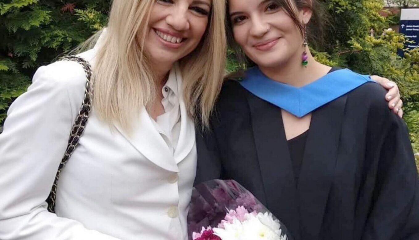 Μου λείπει η αγκαλιά της μητέρας μου λέει η κόρη της Φώφης Γεννηματά