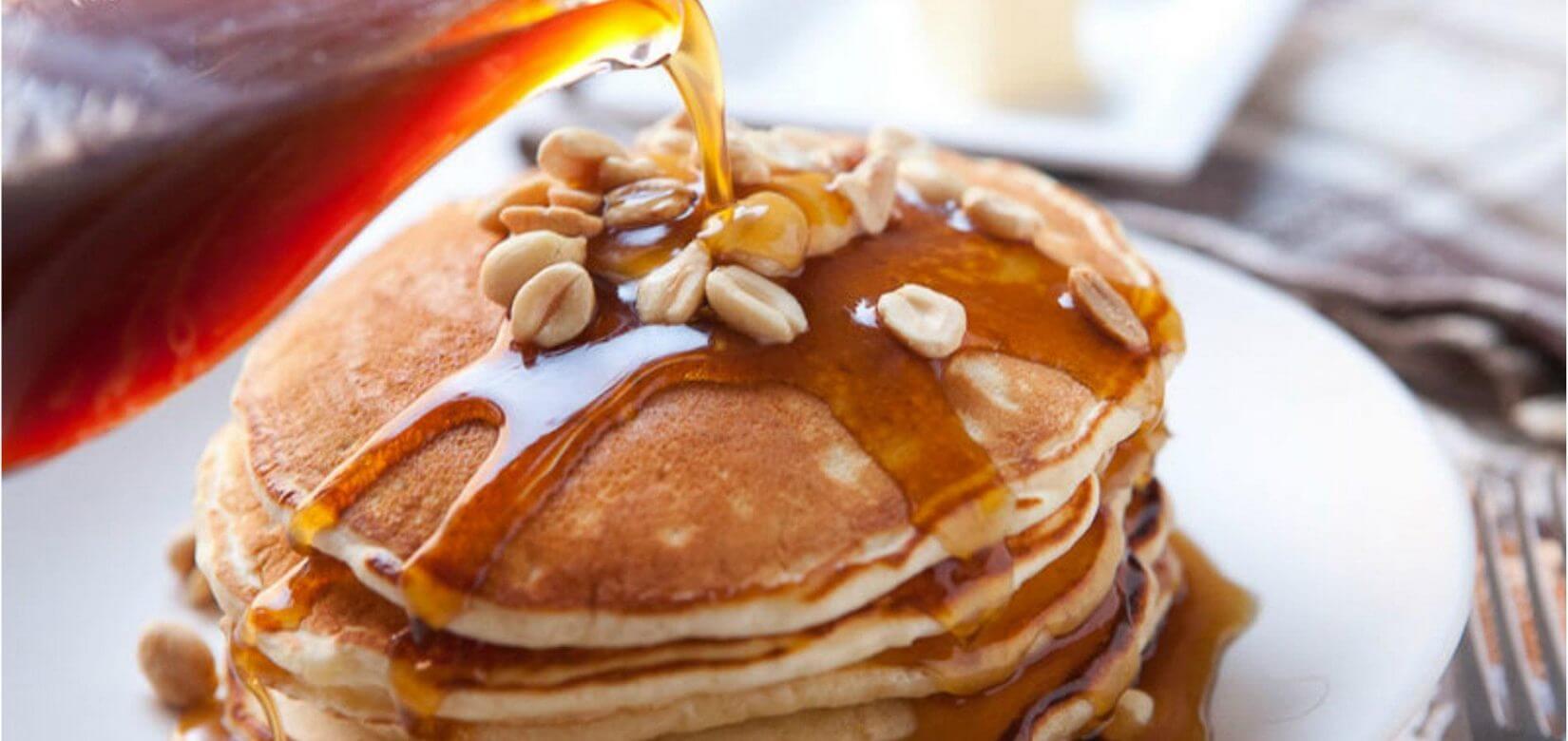 Το brunch πέθανε: Γιατί οι νεότεροι δεν θέλουν πια pancakes kai avocado toast