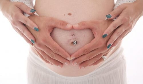 Είναι ασφαλές να βάφω τα νύχια μου κατά τη διάρκεια της εγκυμοσύνης;