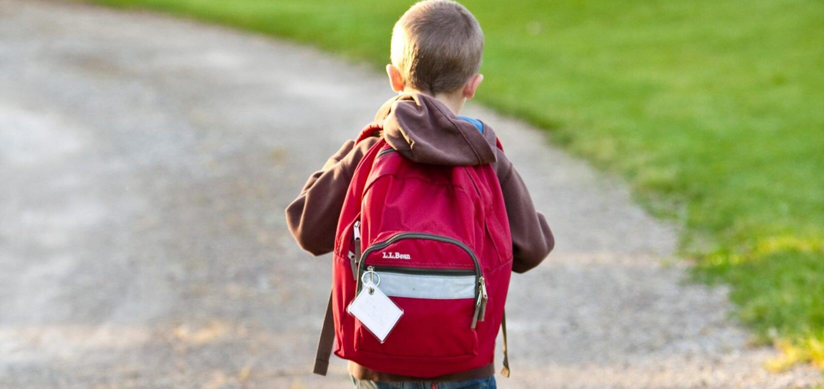Σχολική τσάντα: Ο γιατρός συμβουλεύει πώς να διαλέξετε την κατάλληλη για το παιδί σας