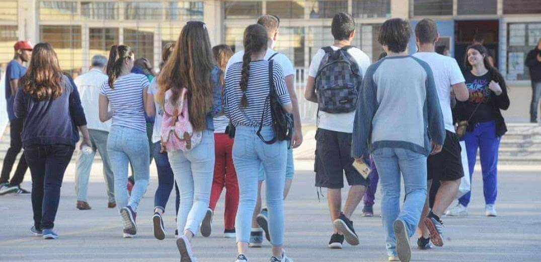Αυτοκίνητο παρέσυρε 13χρονη που πήγαινε σχολείο στη Θεσσαλονίκη