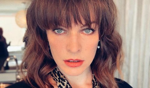 Mίλα Γιόβοβιτς: Έγκυος στα 43 με επιιπλέον 22 κιλά και θεά! (φωτο)