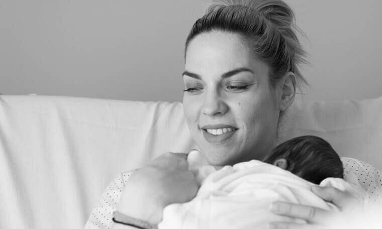 Mαντώ Γαστεράτου: Δείτε πως κοιμίζει τον μπέμπη της!