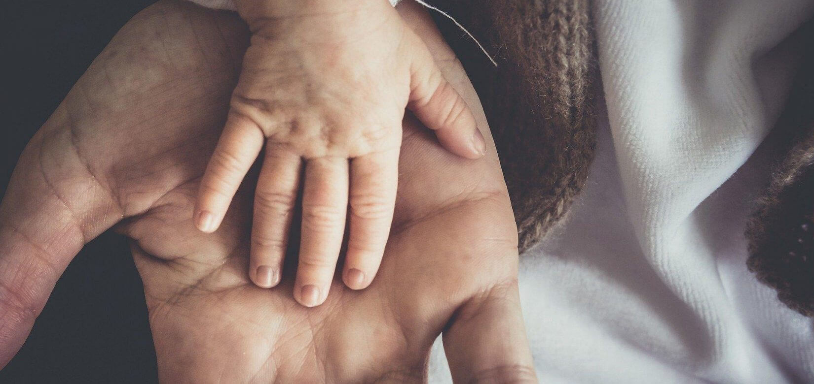 Γεννήθηκε το δεύτερο παιδί στην Ελλάδα από μητέρα θετική στον κορωνοϊό