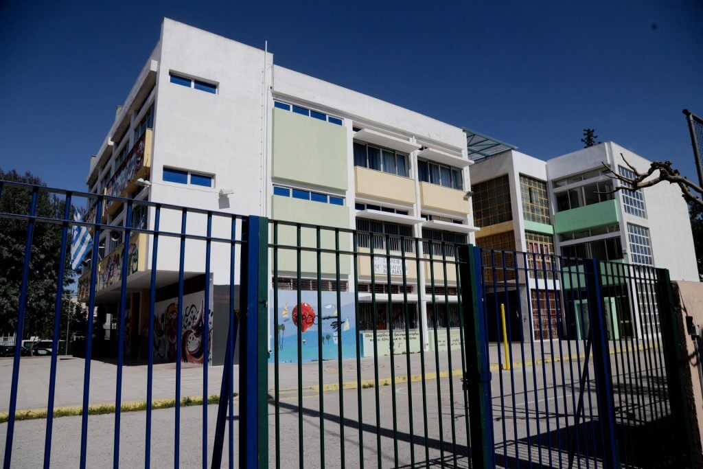 Ακρωτηριασμός 8χρονου σε σχολείο – Έκλεισε πόρτα πάνω στο χεράκι του
