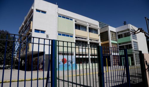 Ακρωτηριασμός 8χρονου σε σχολείο – Έκλεισε πόρτα πάνω στο χεράκι του