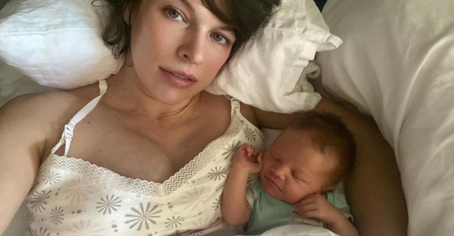 Milla Jovovich:  Θηλάζει την κόρη της & εμείς θαυμάζουμε την ομορφιά αυτής της εικόνας (φωτο)