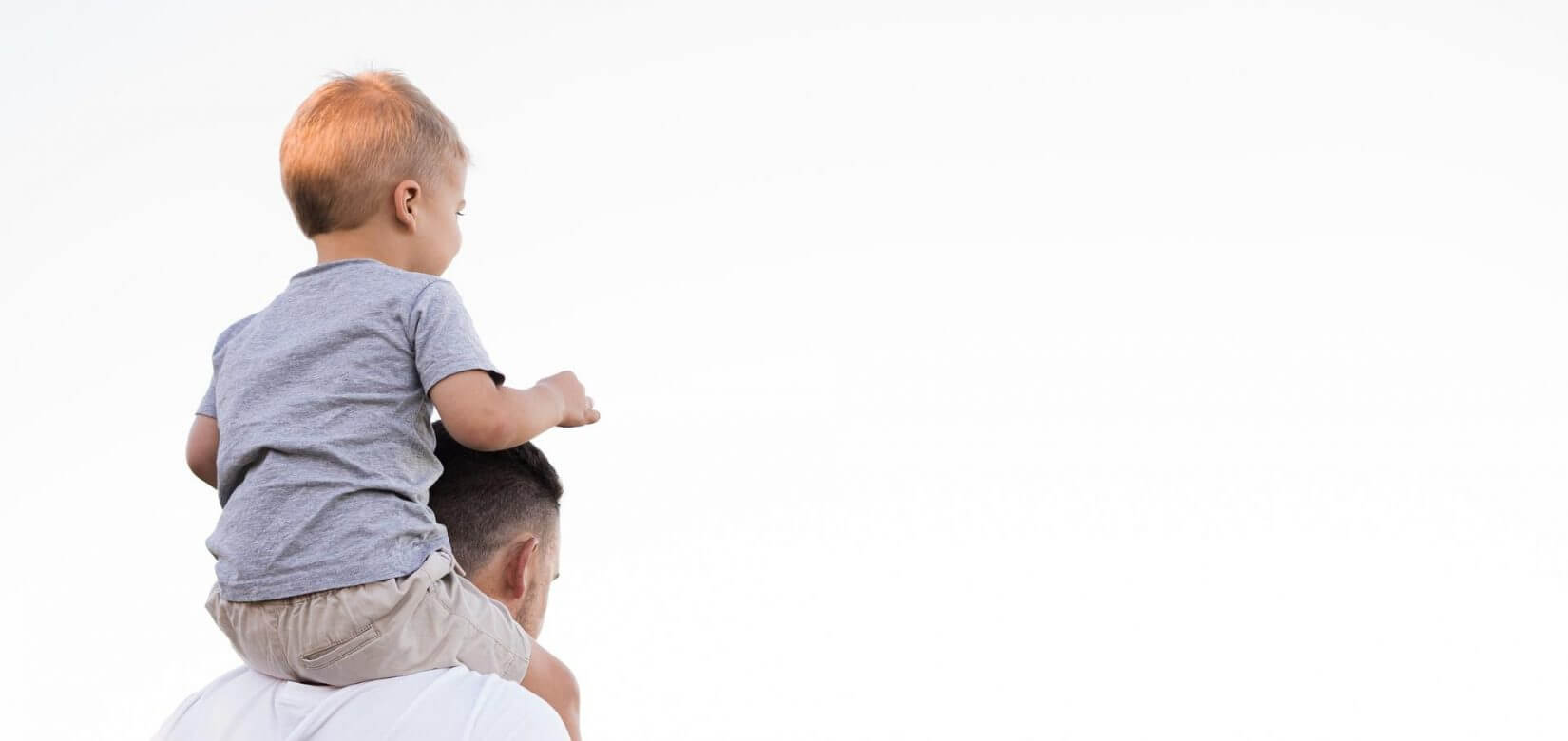 Κορονοϊός: Έρευνα δείχνει αν και κατά πόσο  ήρθαν κοντά τελικά οι μπαμπάδες με τα παιδιά τους