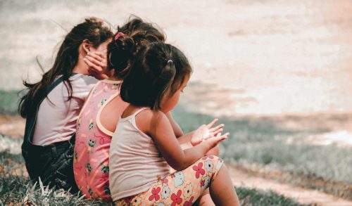 3 εξαιρετικοί κανόνες για τη φιλία για να μαθαίνουν οι μικροί & να θυμούνται οι μεγάλοι