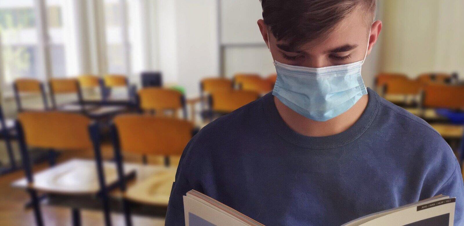 Άνοιγμα σχολείων: Γονέας ξυλοκόπησε καθηγητή για τη μάσκα