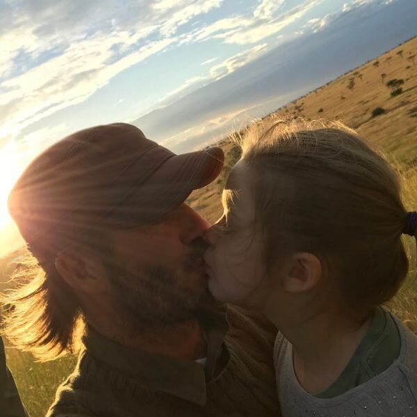 Ντέιβιντ Μπέκαμ: Φιλάει την κόρη του στο στόμα και το διαδίκτυο διχάζεται