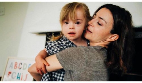 Caterina Scorsone: "H κόρη μου γεννήθηκε με σύνδρομο Down και είναι τέλεια ακριβώς όπως είναι"