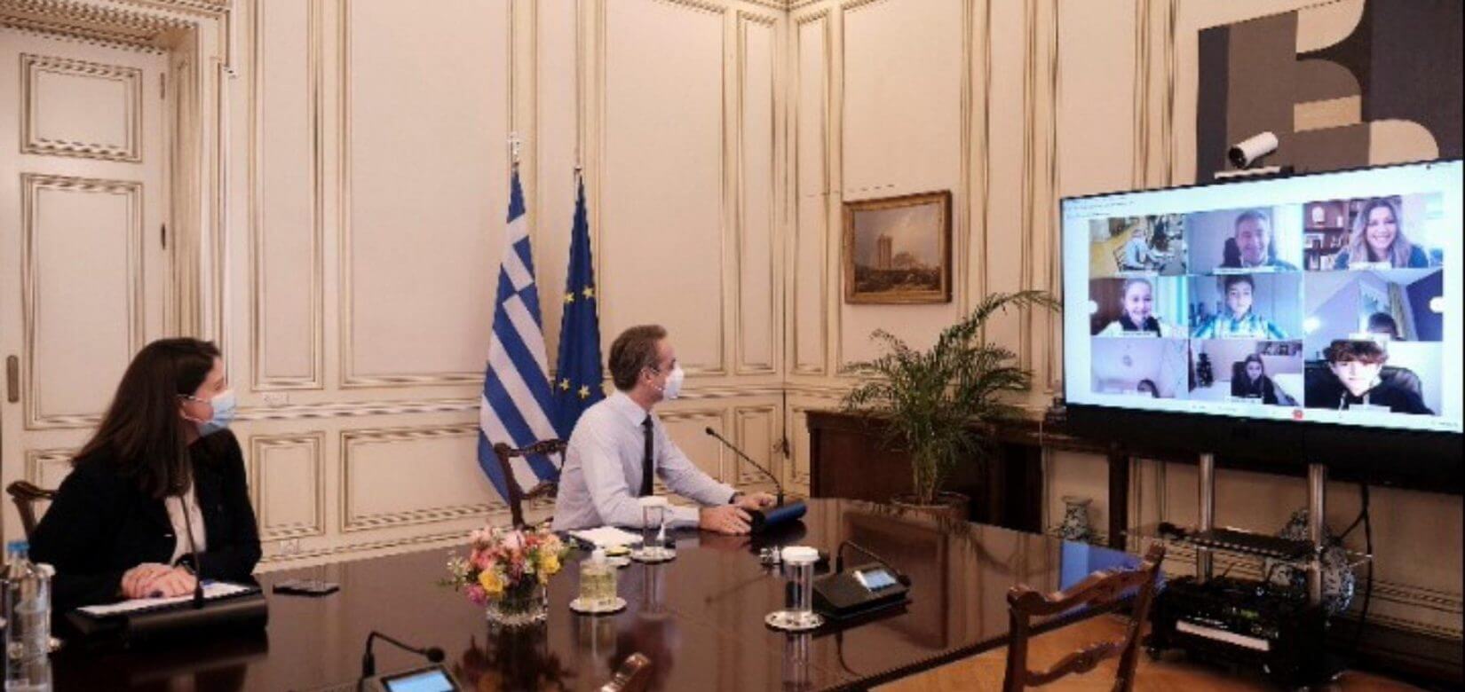 Στα... θρανία της τηλεκπαίδευσης ο πρωθυπουργός - Ποιο μάθημα παρακολούθησε;