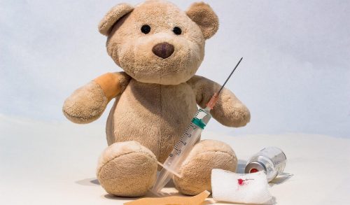 Ποιο παιδικό εμβόλιο μειώνει την πιθανότητα ν' ασθενήσει κάποιος σοβαρά από κορονοϊό;