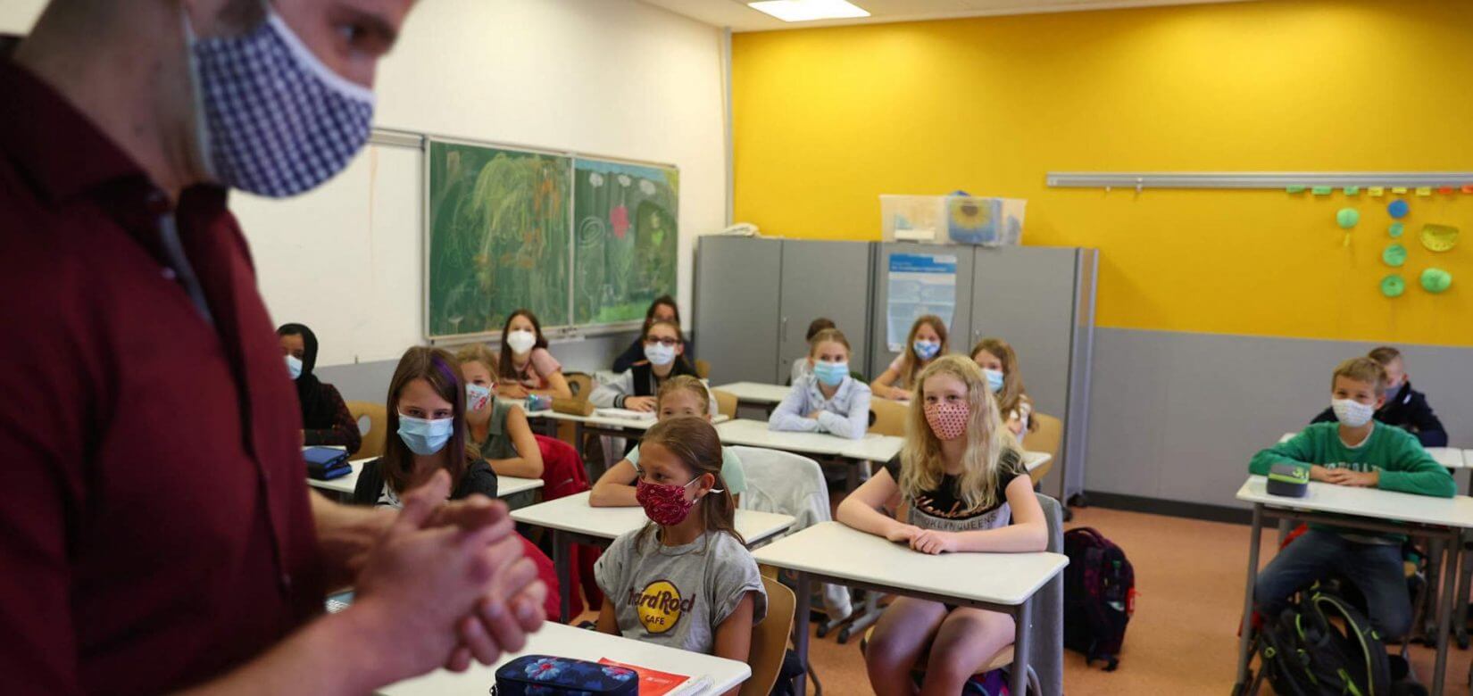 Γιατί το Ελεγκτικό Συνέδριο ανέβαλε το διαγωνισμό για τις μάσκες στα σχολεία